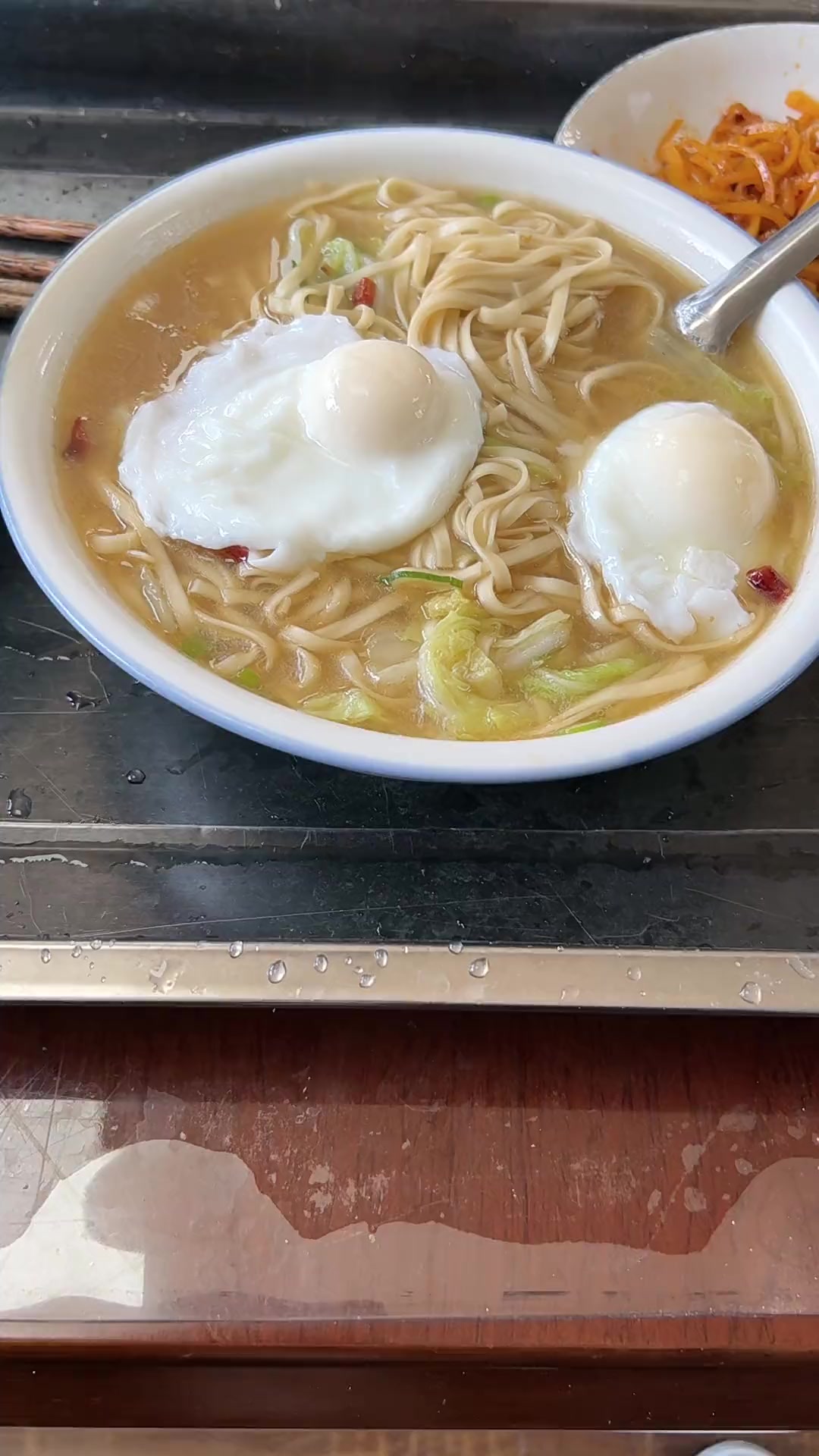 一碗面两个蛋生日快乐感恩有你们陪伴