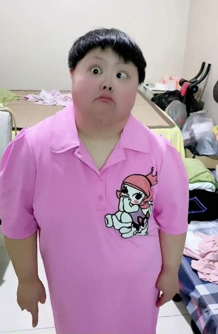 你说,我是不是有点胖 我这不是胖美丽在膨胀