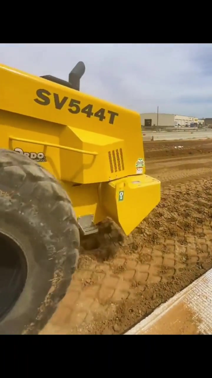 日本酒井重工压路机 然果 工程机械 压路机-度小视