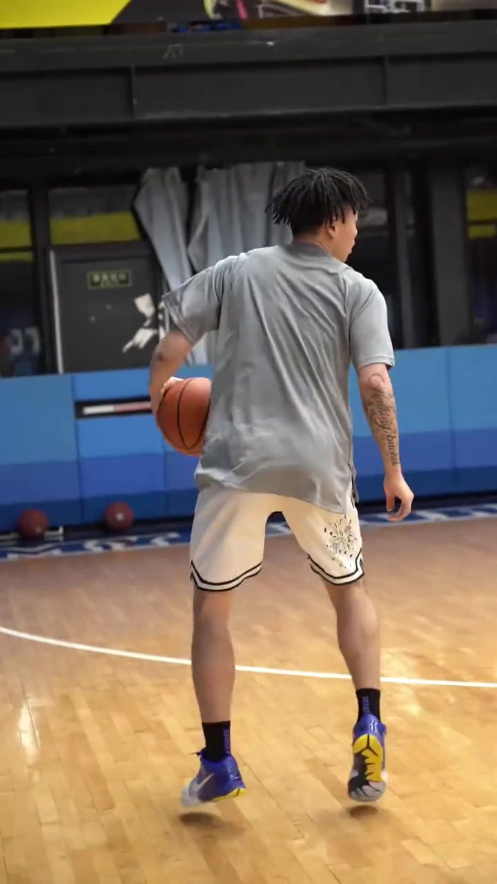 好久没跟赵强打球了昨天打的很爽欧耶球局