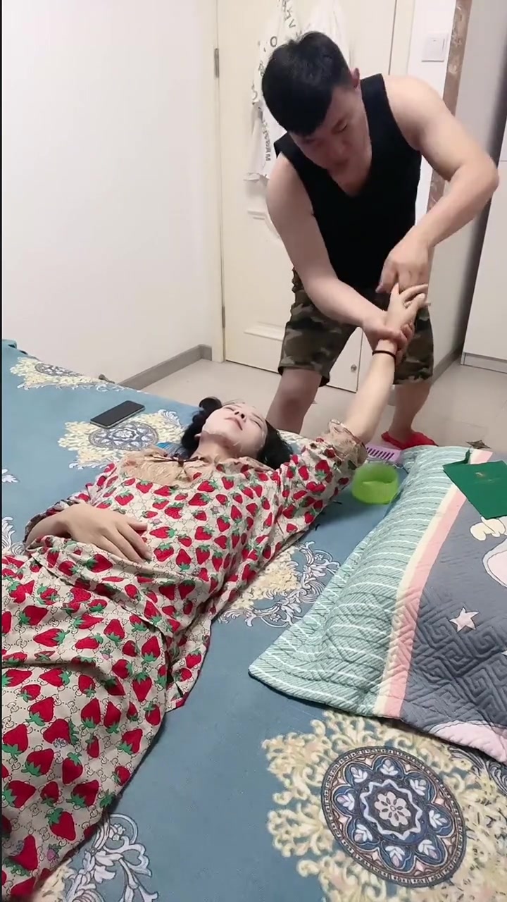 搞笑夫妻日常搞笑我是认真的泰式按摩
