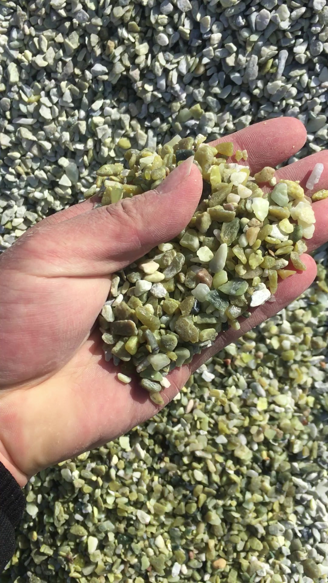 丹东绿石子 水磨石骨料 室内外装饰用透水石-度小视