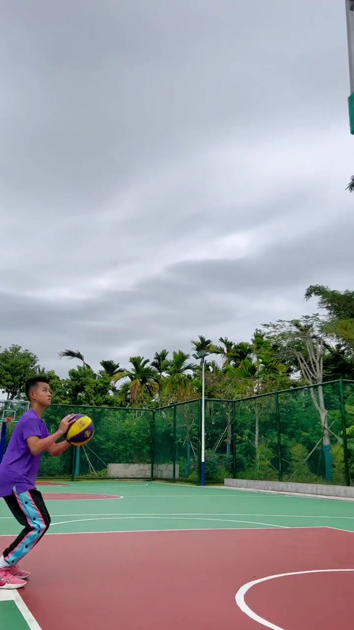 球与篮板的秘密!篮球少年钢蛋-度小视