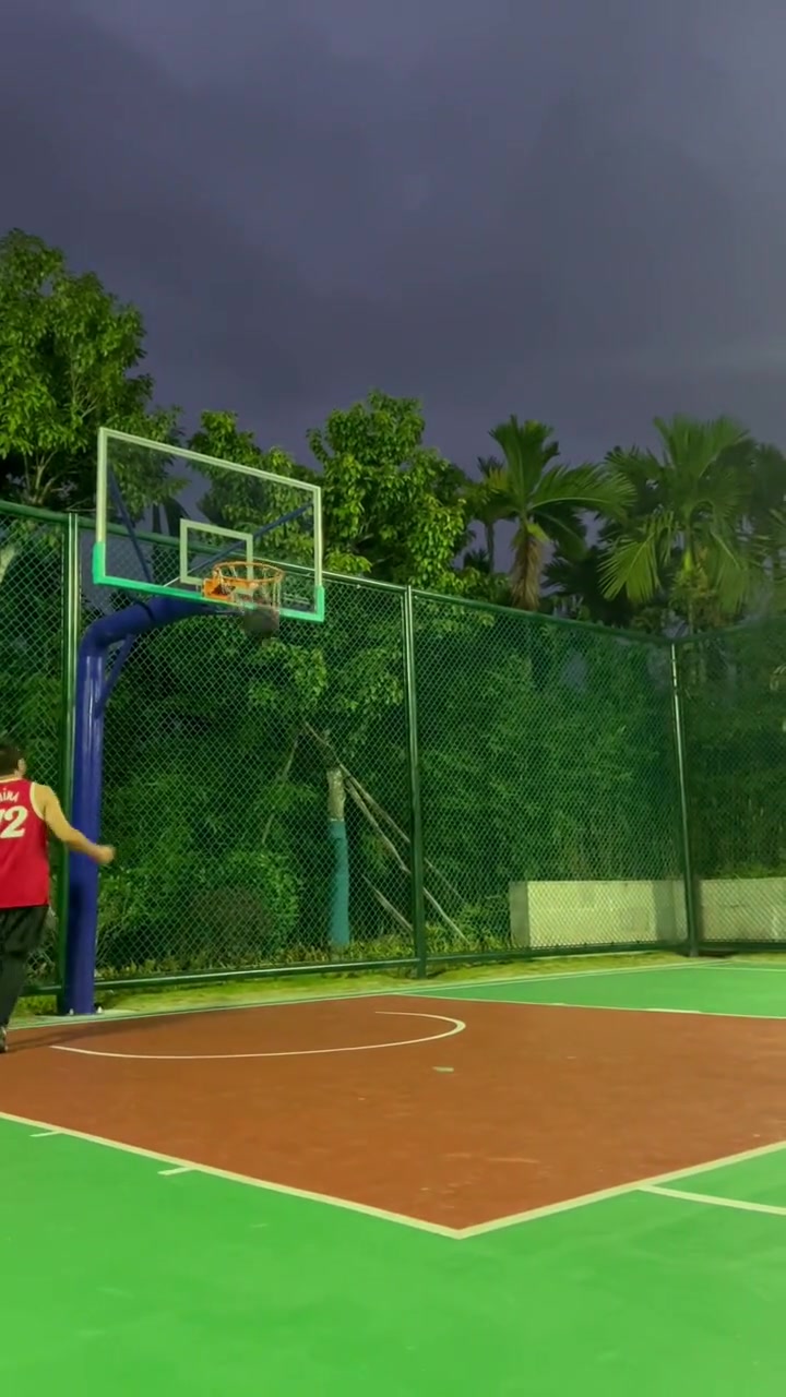 一会吃播哦 爱篮球爱生活 野球场 篮球少年钢蛋