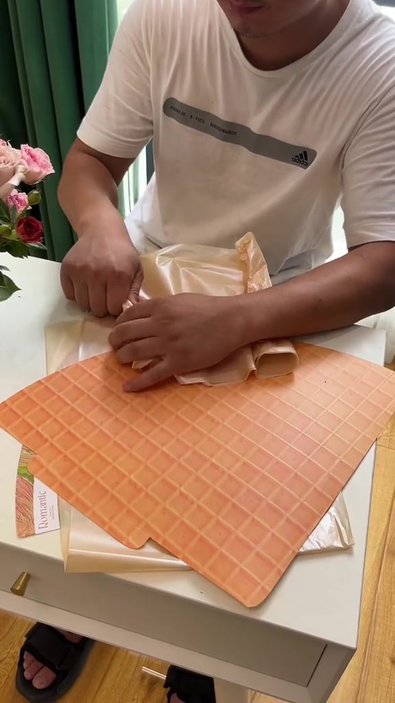 男友自制秋天的第一杯奶茶 毛坯房女孩