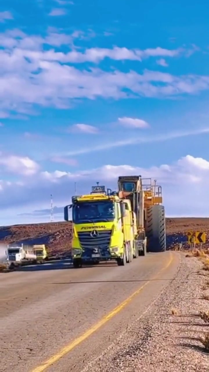 世界上最大的轮式装载机,勒图尔勒l2350装载机转场-度小视