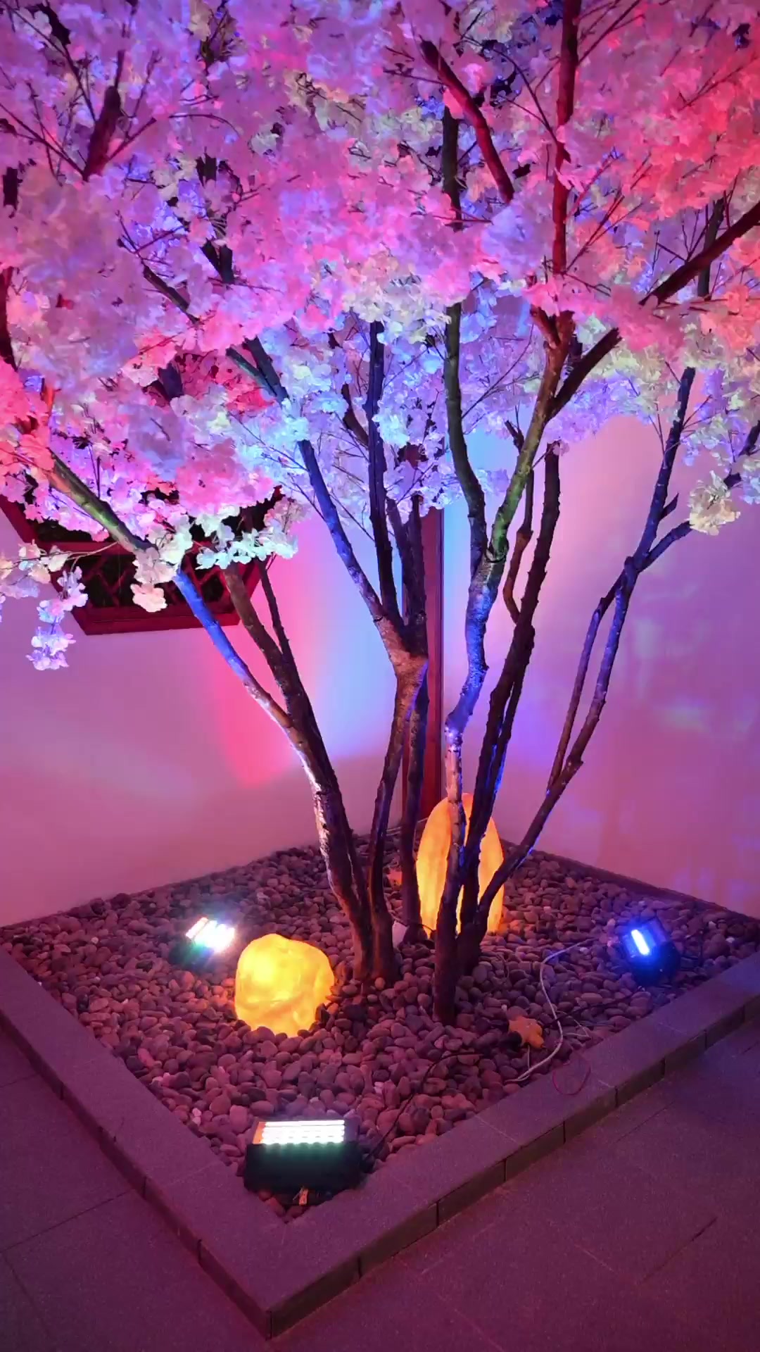 景观投影灯厂家,景观投影灯厂家展示落花灯,水纹灯的灯光组合应用效果