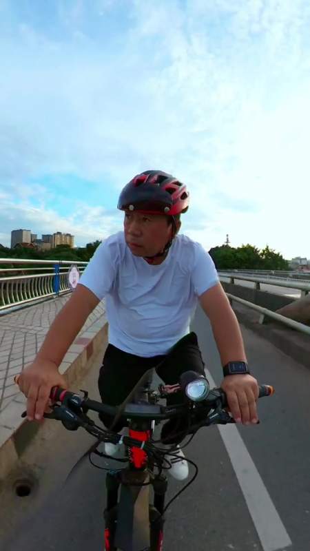 35万海月刚来峡谷就学会碰瓷了2