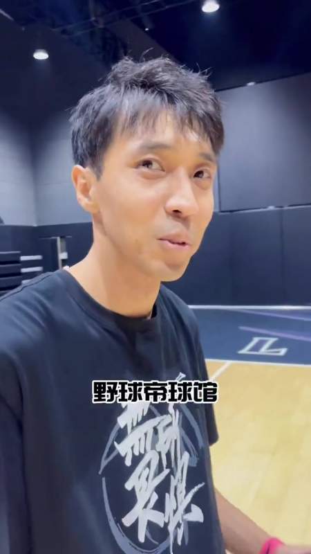 第一次和韩雨洋 到野球帝球馆!必须扣一个 野球帝扣篮-度小视