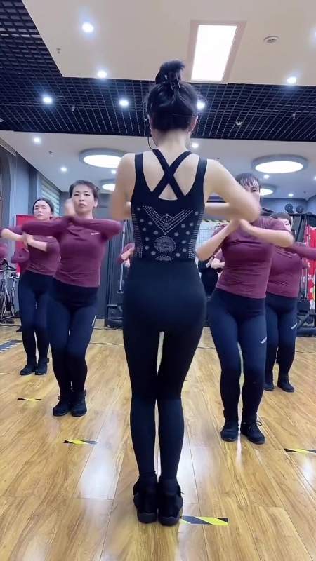 越跳越健康 变瘦变美变好看 魔性扭胯舞-度小视