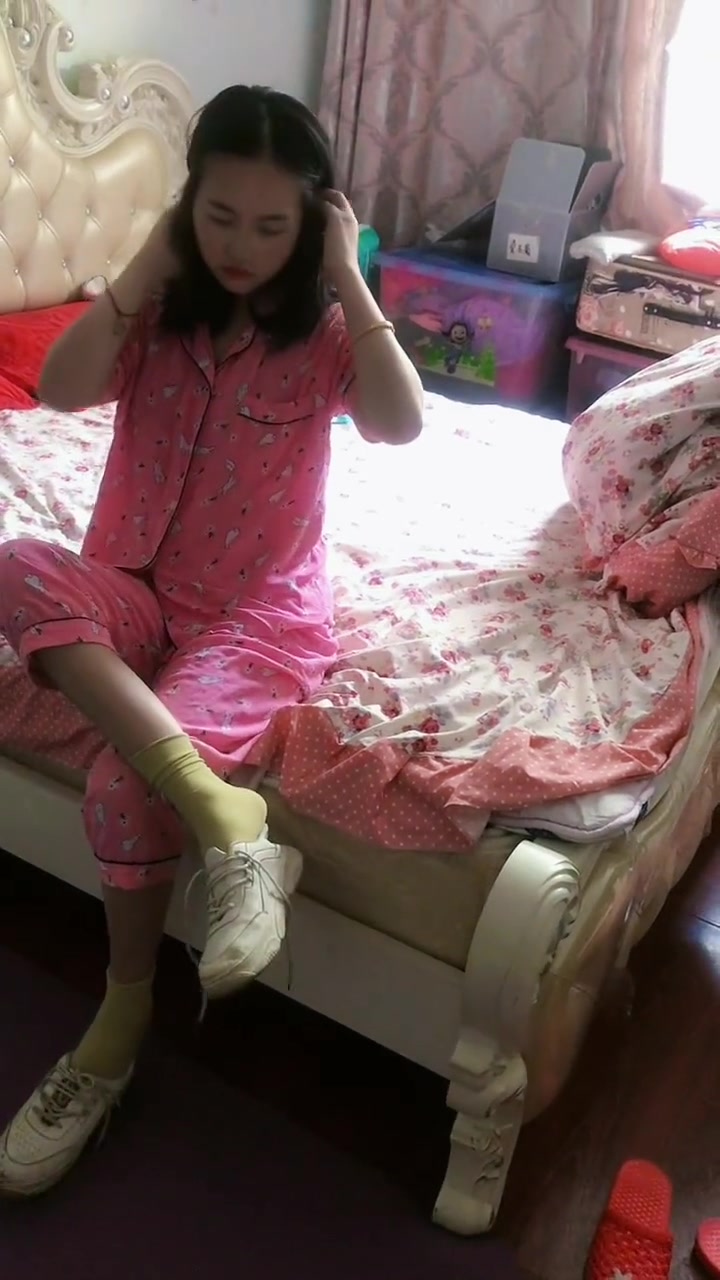 现在知道自己起床穿衣服穿鞋子了我自己忙自己的生活去了-度小视