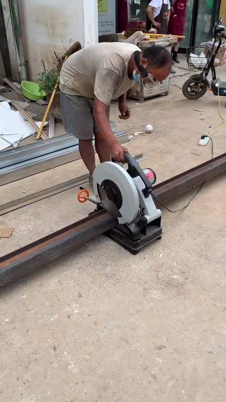 冷锯切割机,切割面光滑无毛刺还不烫手-度小视