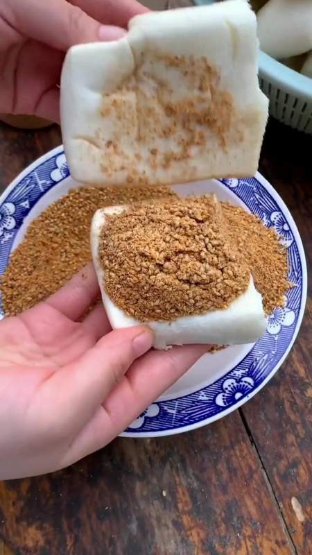 夹个 馍馍拌个面条都好吃 芝麻盐 大人孩子都爱吃 优质农产品-度小视