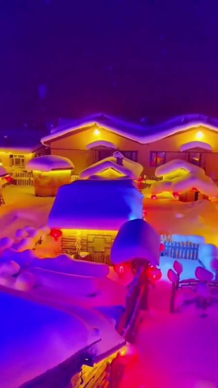 畅游黑龙江 原来这就是"狗熊岭",狗熊岭挂起了灯笼,团结屯的万家灯火