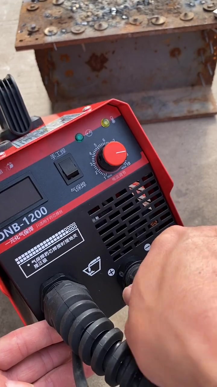13 德力西二用焊机,可无气焊,可手工焊-度小视