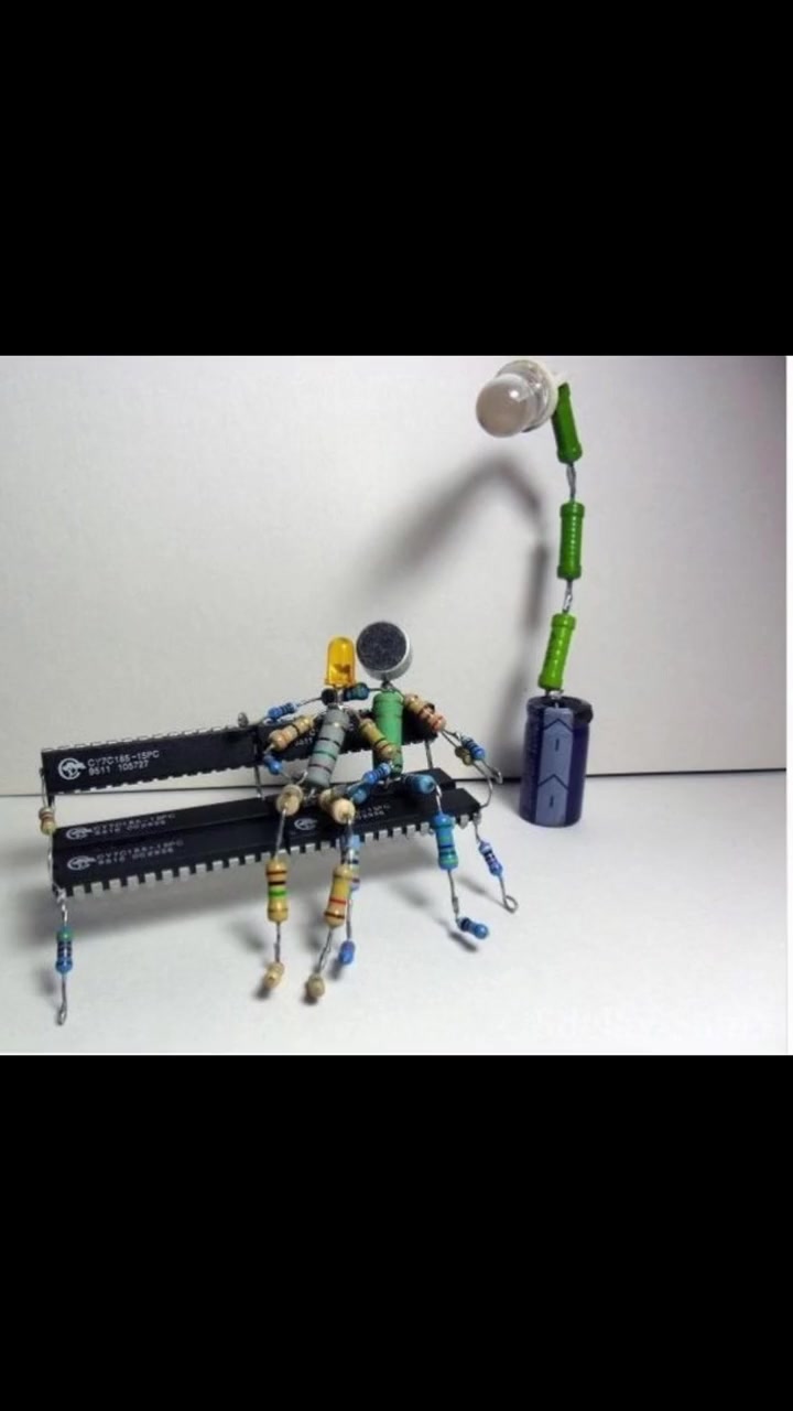 创意电子元器件艺术品制作