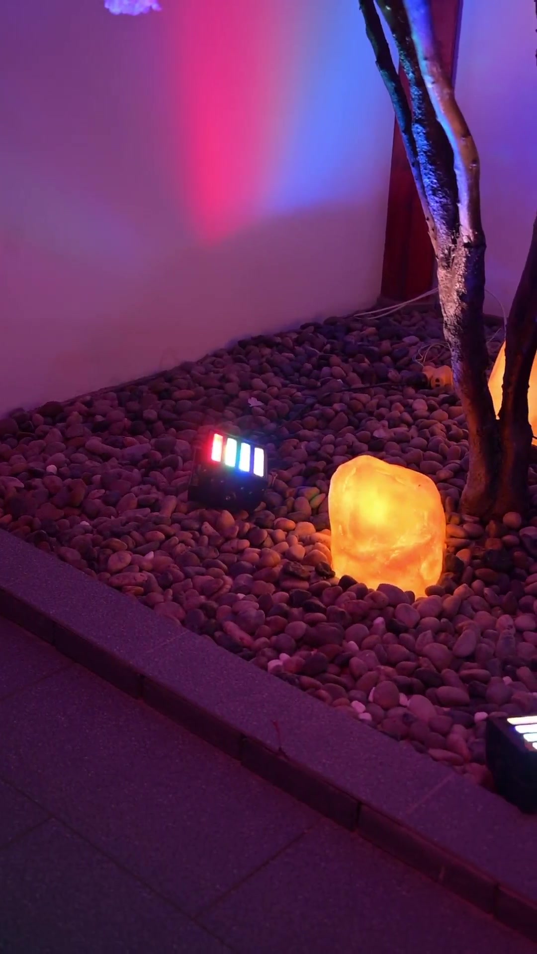 景观投影灯厂家展示庭院内文旅景观投影灯的灯光应用效果,投影灯环保