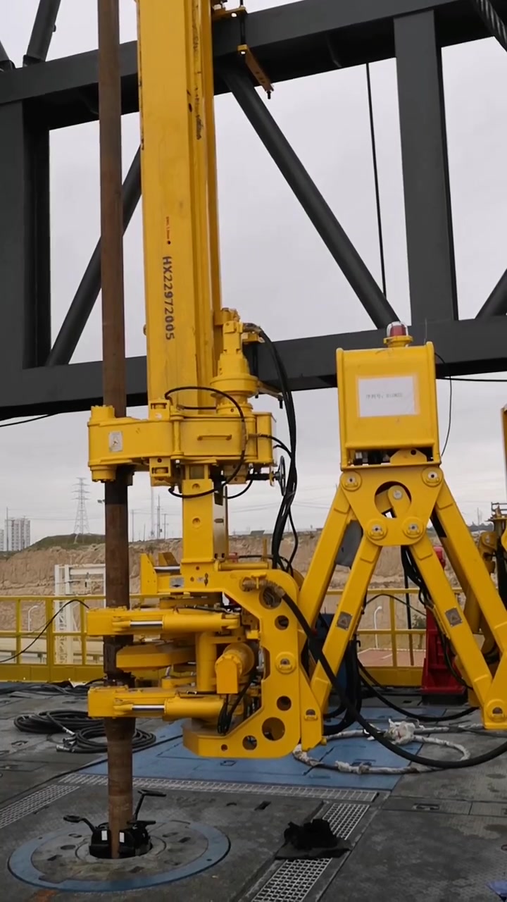 钻井上的铁钻工——90db钻机