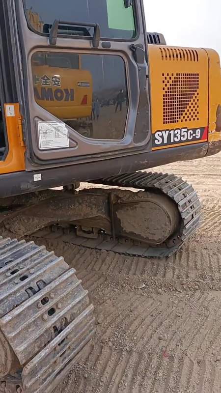 给工业机械系列:挖掘机打黄油-度小视