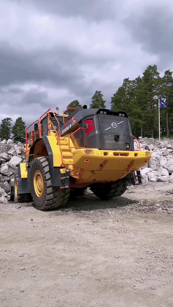 谁不喜欢这样的美臀呢?沃尔沃l350h装载机-度小视