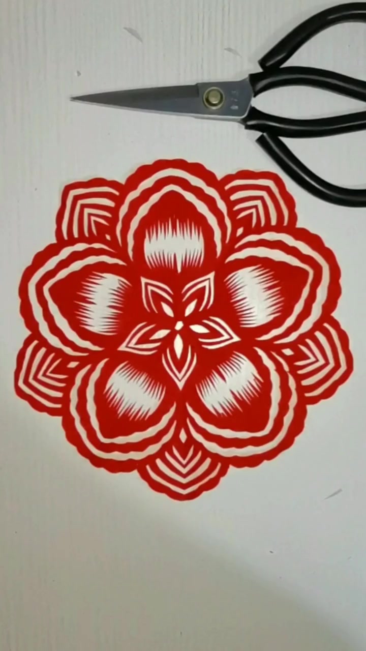 手工剪纸,五瓣花剪纸,慢动作-度小视