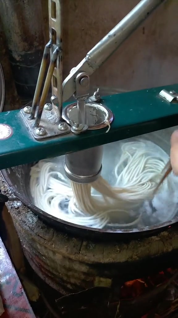 今天做一个我们陕西特色美食永寿饸饹压饸饹我的乡村生活农村-度小视