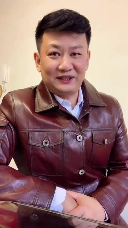 这50岁老男人,人老心不老!