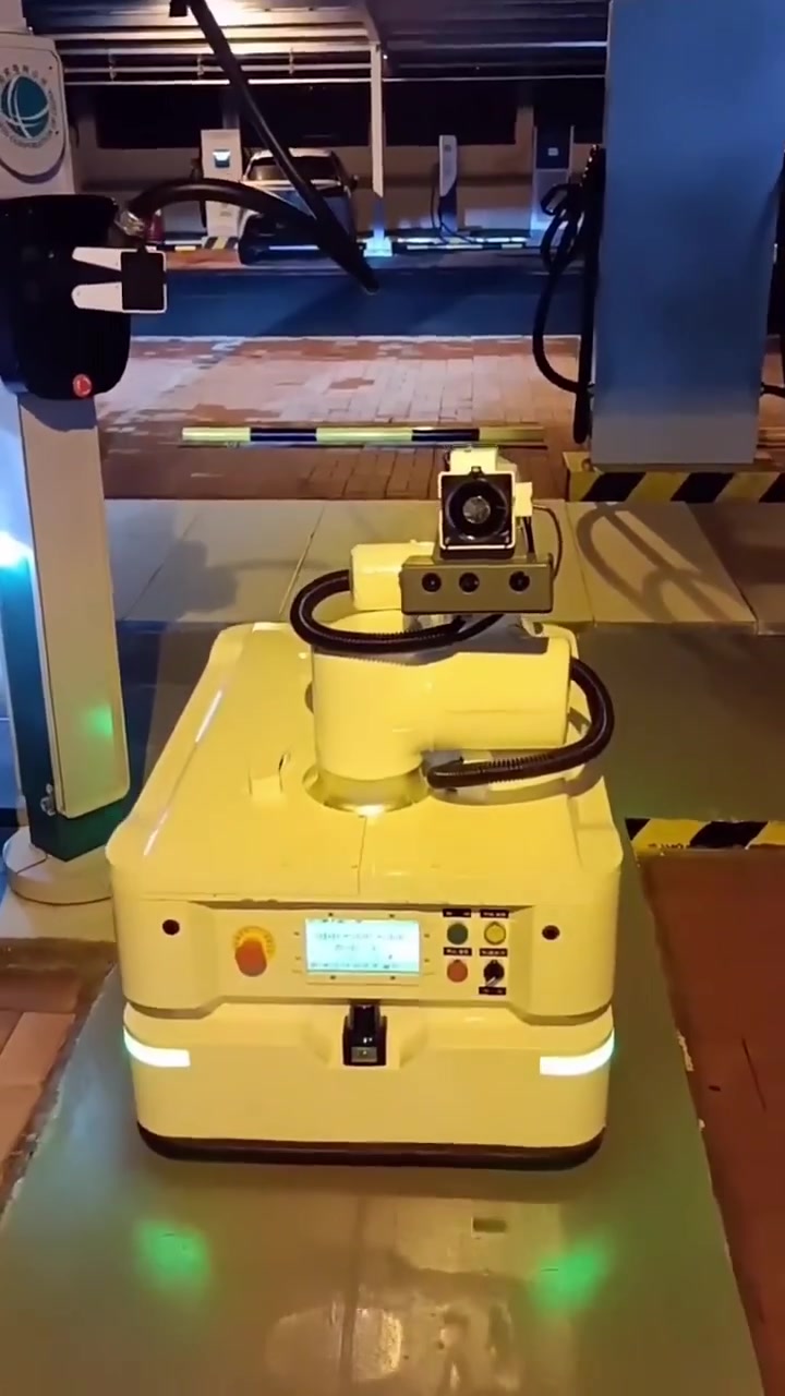 国家电网的自动充电机器人 充电机器人