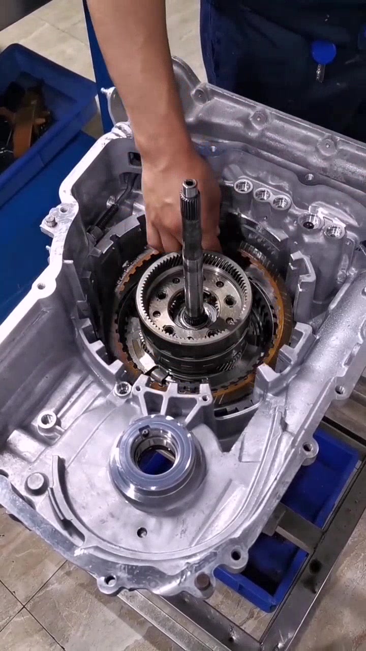 别克gl8变速箱组装全过程来了