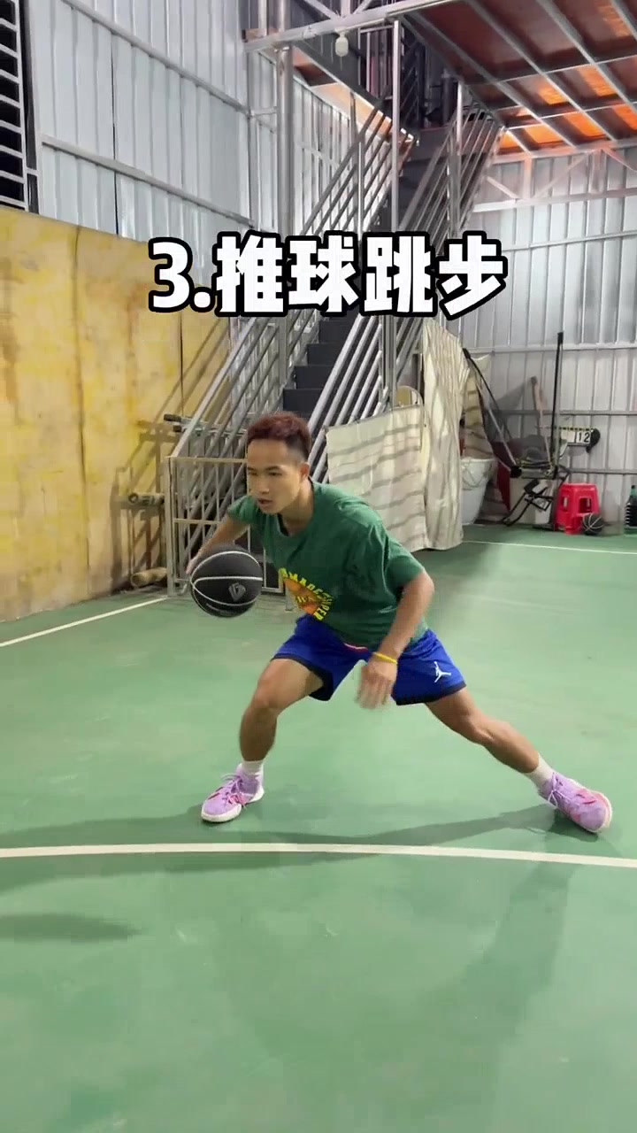 "尼克杨转身过人",嘎嘎简单,嘎嘎帅气,赶紧练起来!