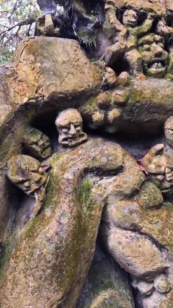 重庆市丰都鬼王石刻.只有老一代的丰都人才知道这个地方.