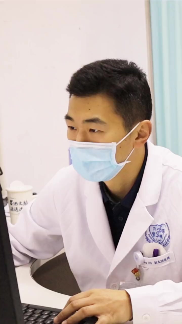 王博士提醒:感染新冠病毒后,在有症状期症状消失后2个星期内禁止剧烈