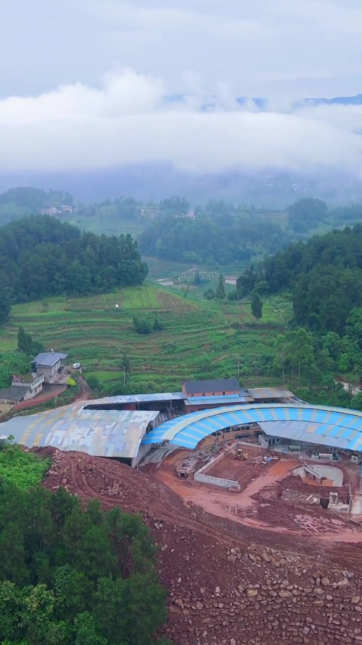 第487集|涪陵马武镇-红专村.拍摄的时候,小朋友很激动的想看无人机.