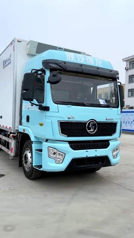 冷链运输赚钱利器,6米8陕汽德龙l5000自动挡冷藏车,潍柴270马力,黄金