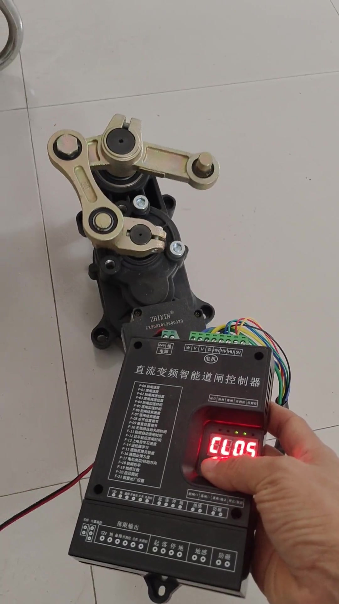 直流变频控制器升降杆道闸 车牌识别 道闸 电动伸缩门 源头实力厂家