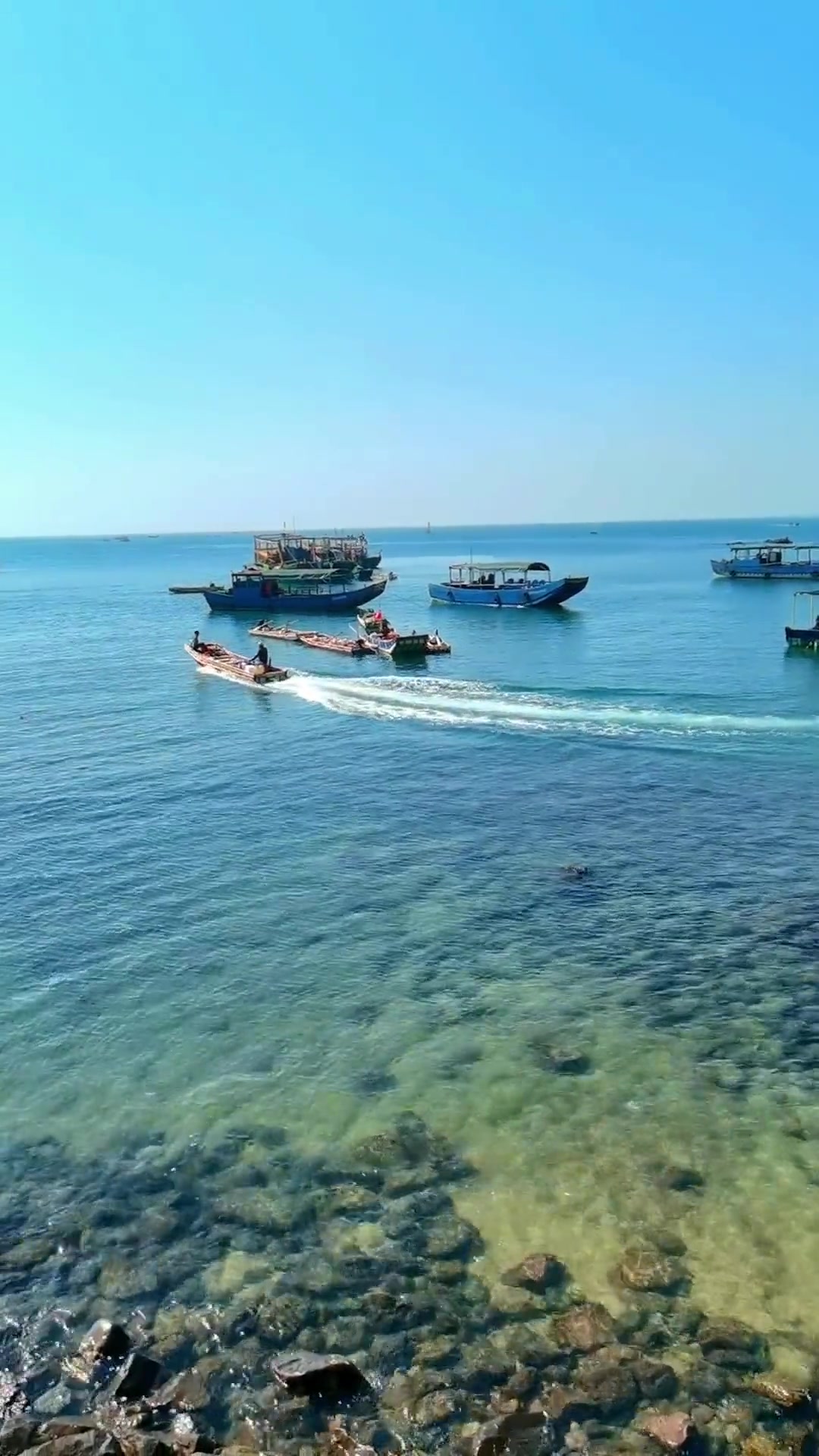 防城港 怪石滩的海很清澈吧 带你去看海 治愈系风景 旅行推荐官 这是