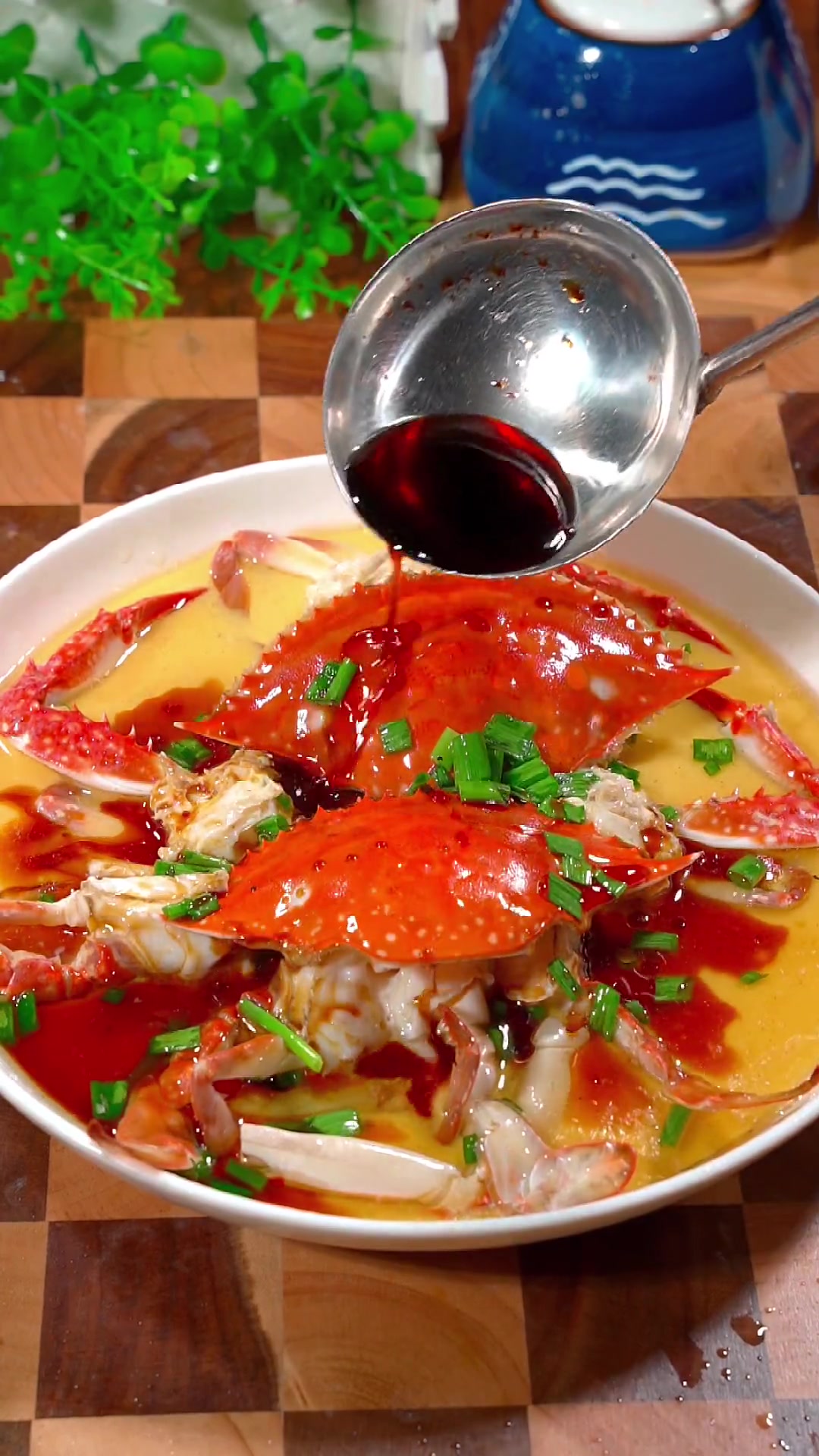 梭子蟹这样做,鲜香滑嫩,喜欢的话你也在家里试试吧 梭子蟹 白灼汁-度