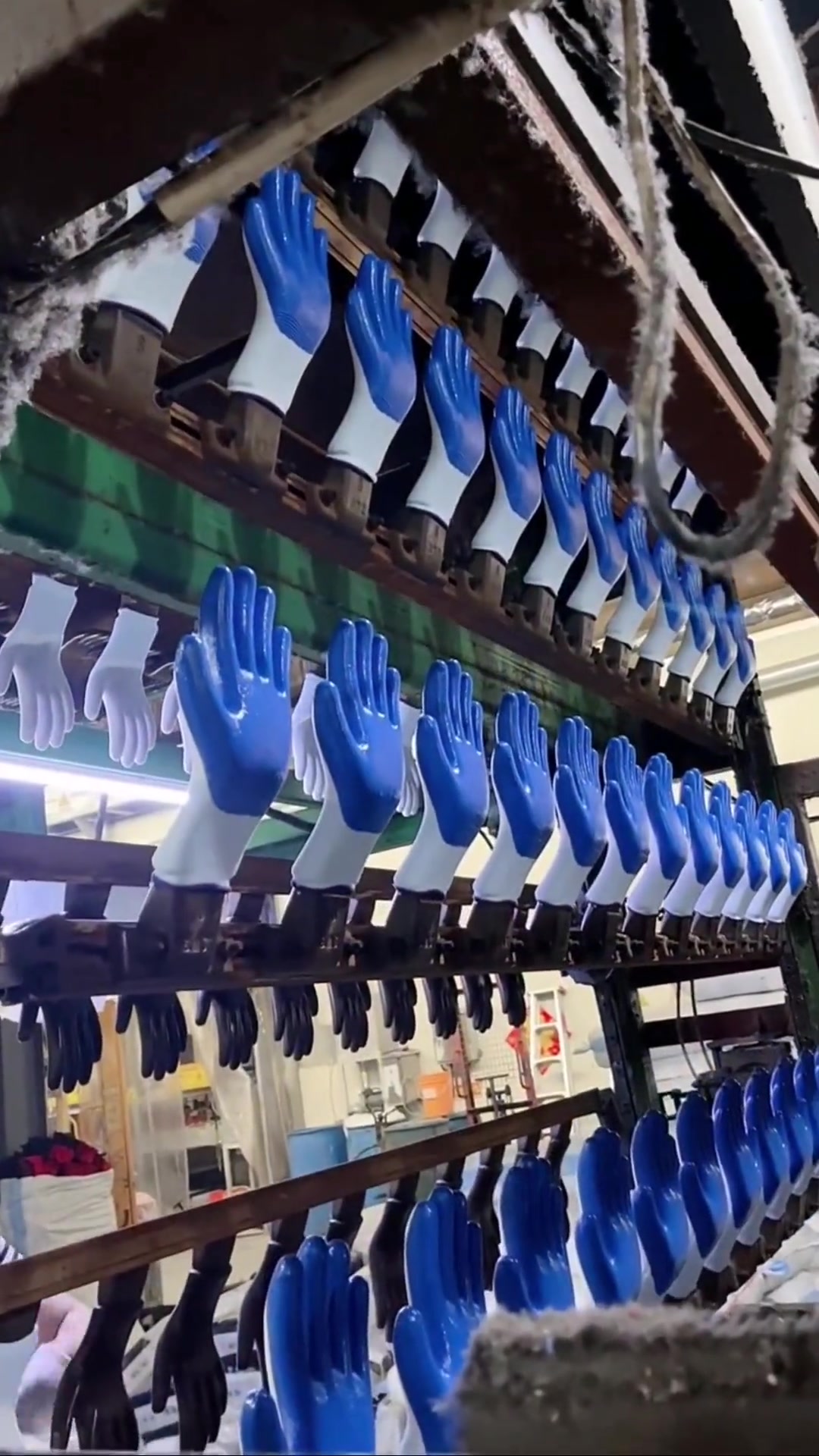 第1085集|手套自动上胶脱模 自动化 涨知识-度小视