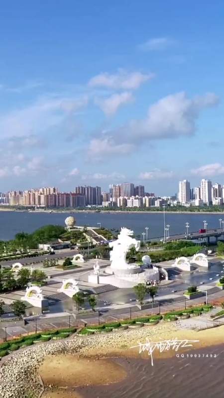 航拍防城港龙马明珠广场!