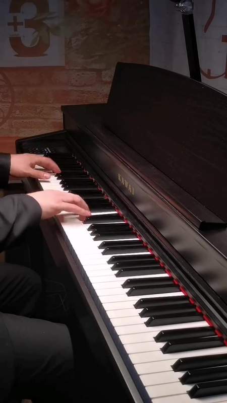 0次播放.2022-03-100钢琴飞指y杨奇q2粉丝  关注拳皇97:这是什么大门!