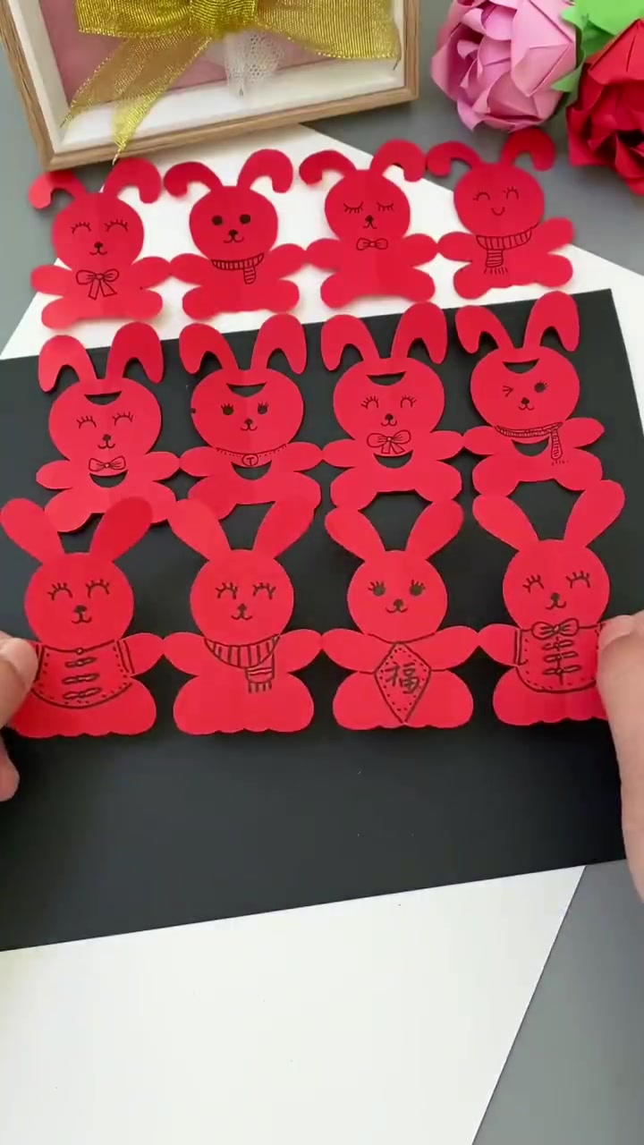 用一张纸剪出4只小兔子,简单易学,快转存教程试试吧↓↓(小同学手工)