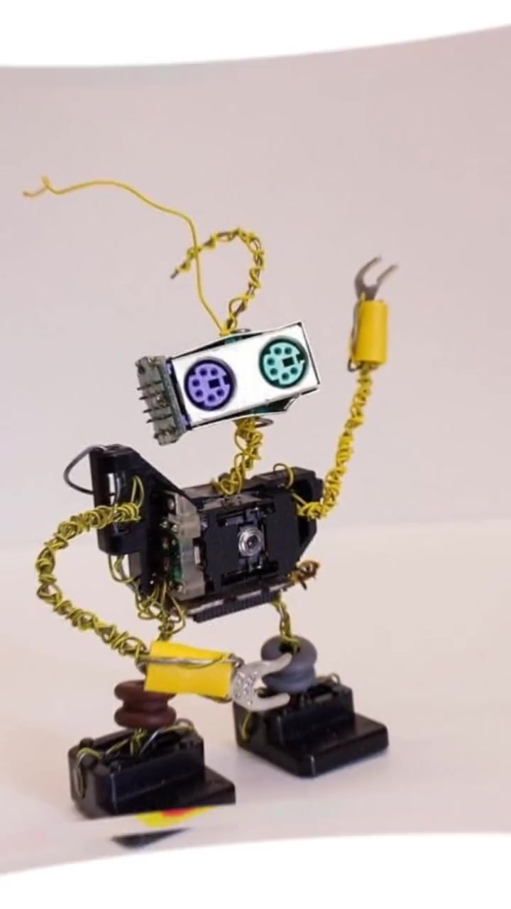 电子元器件艺术品全家福 电子元器件 艺术-度小视