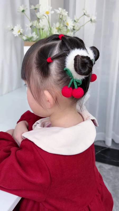 新年俏皮双丸子头 儿童编发 新年发型 丸子头-度小视