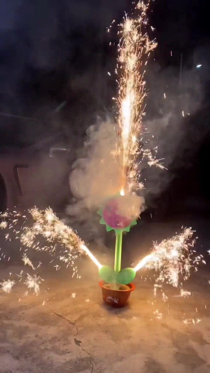 浏阳向日葵97环保烟花,让我们一起找回儿时的快乐和年味……烟花