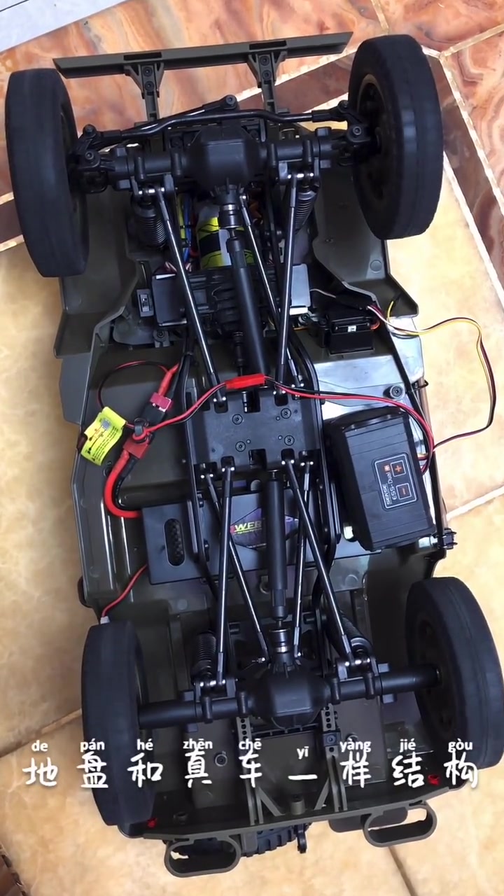 这回大家知道遥控车发动机声浪是怎么来的了吧!你觉得这声音像几缸?