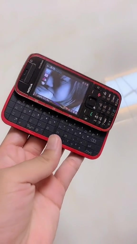 诺基亚5730xm,娱乐音乐侧滑全键盘,2009年上市-度小视