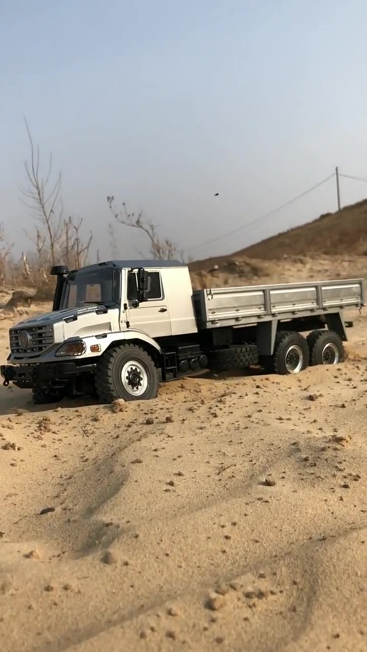 奔驰赛托斯6轮驱动卡车这车你觉得怎么样?-度小视