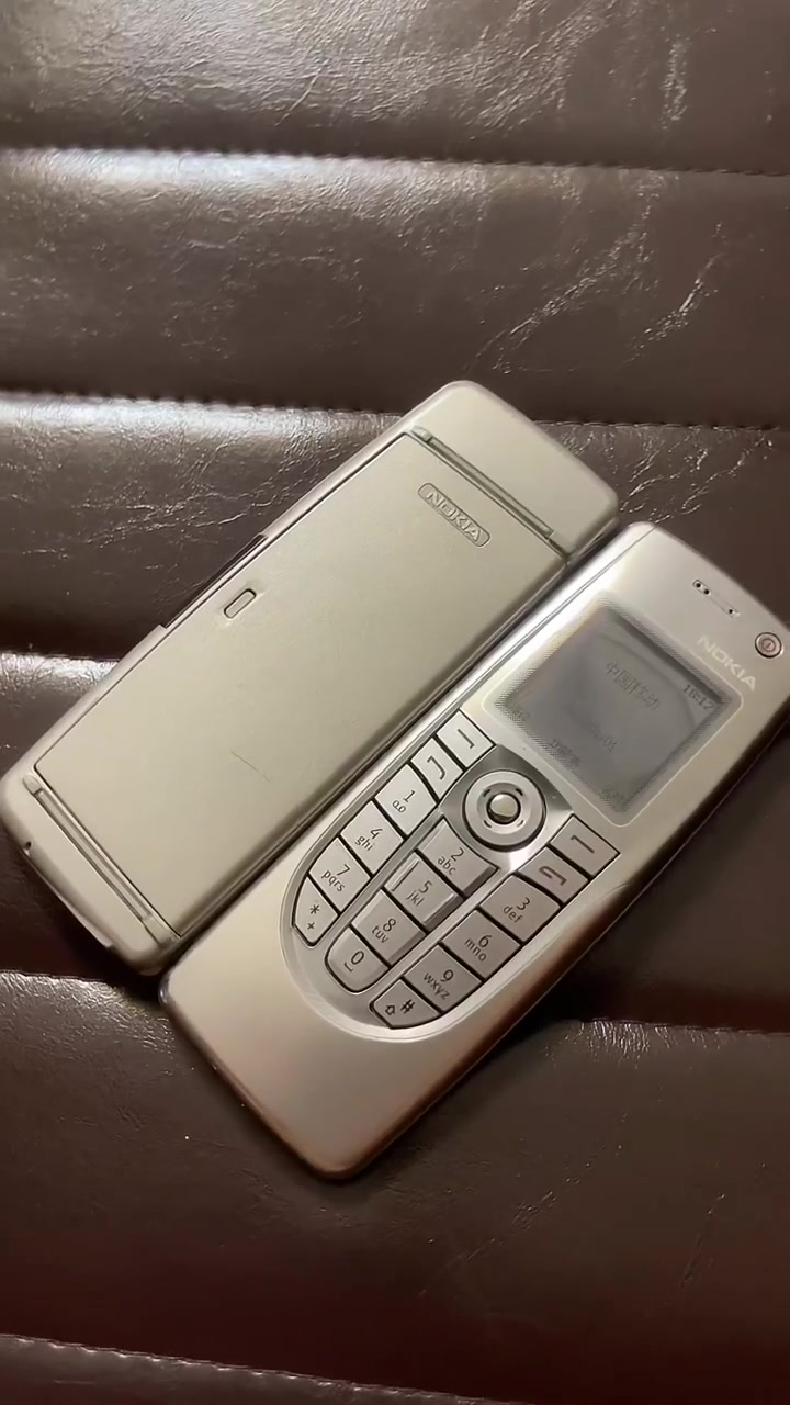 小电脑设计,外观讨喜,诺基亚9300