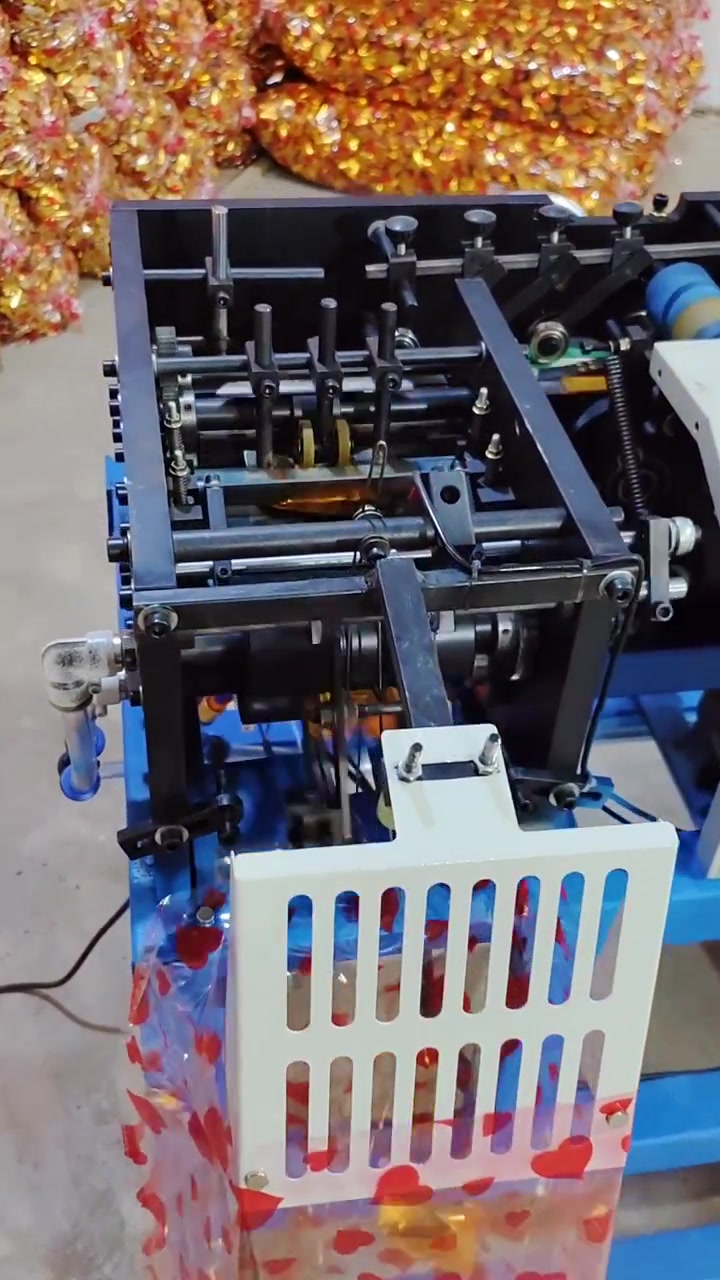 很多朋友咨询元宝机整个走纸的过程,下边给大家录一下咱们最新款无齿