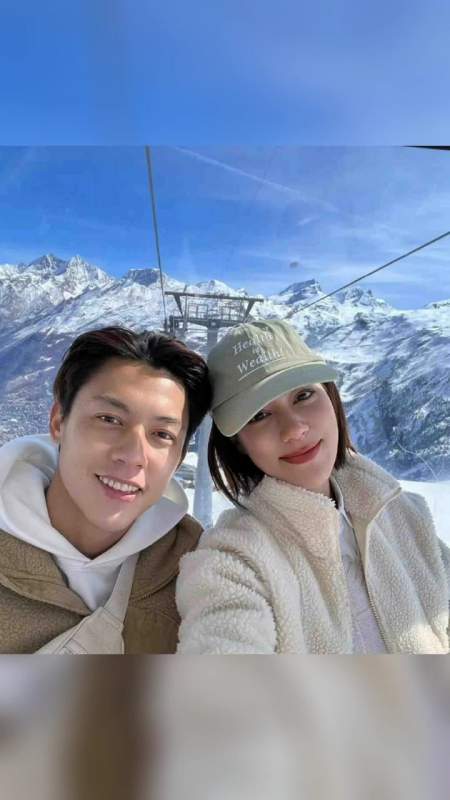 泰星和女友官宣求婚成功,恭喜-度小视